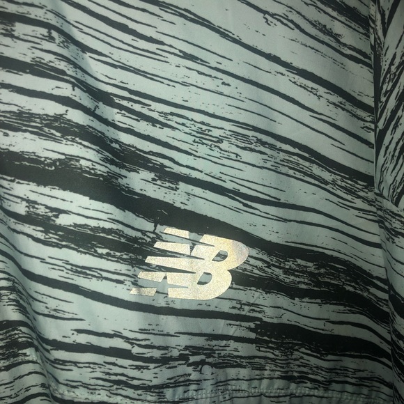 New balance windbreaker - Picture 2 of 2